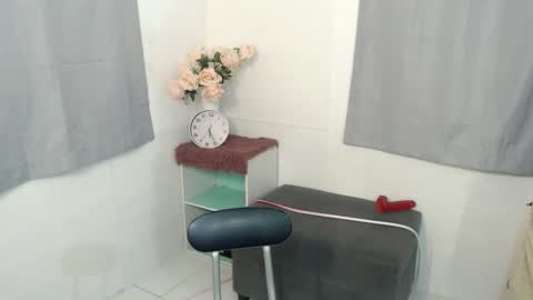Snapshot of japanesse_pinayxx chatting on September 18, 1:53 pm Belle Or Bella TIme online here 10am to 5pm online show from September 18, 1:53 pm