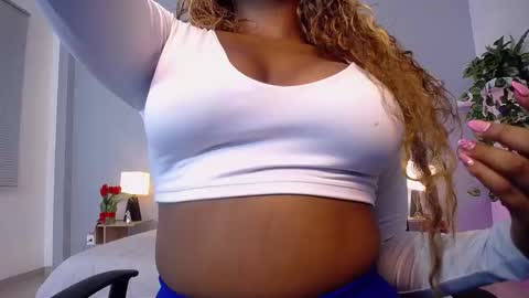 Instagram jasminecampbell1  online show from February 8, 8:10 pm