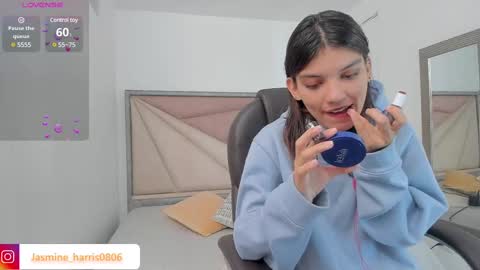 Snapshot of jasmineharris chatting on February 27, 11:41 am jasmineharris online show from February 27, 11:41 am