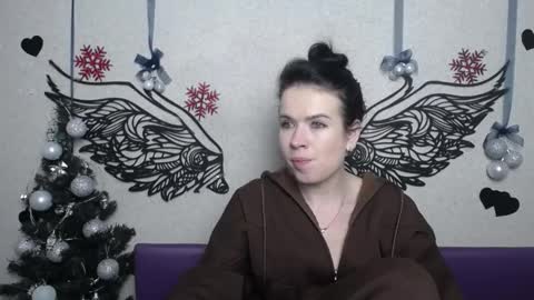 JasmineKouch online show from December 13, 7:40 pm