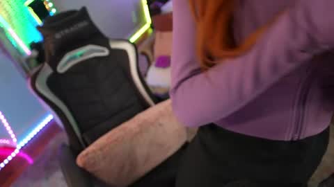 JennyBlighe online show from March 23, 12:00 pm