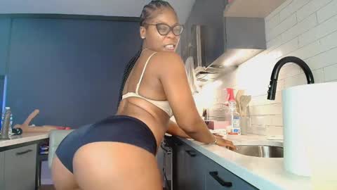 Naomiruty online show from April 15, 2:23 am