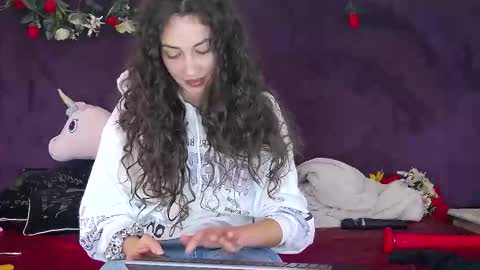 Jayllene online show from November 4, 8:41 am