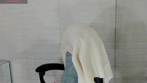 Jazlin  online show from May 11, 4:04 pm