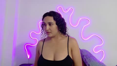 jazminepark online show from December 15, 6:40 am