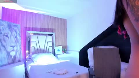 Jazminrusso  online show from July 25, 5:25 am
