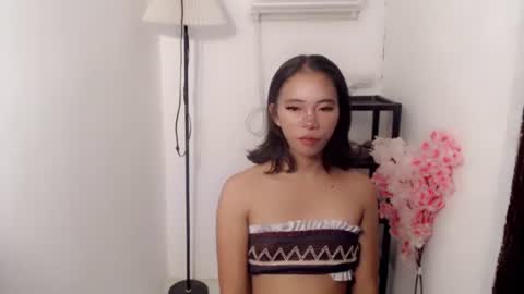 vivian online show from June 25, 5:12 am