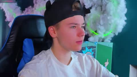 jean_wilsons online show from March 16, 11:03 am