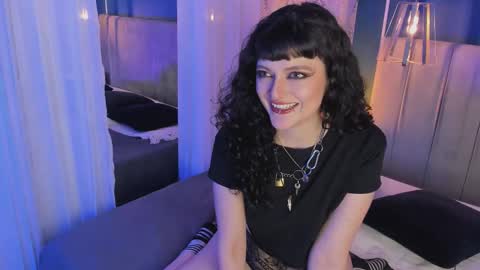 Jean online show from October 27, 8:03 pm