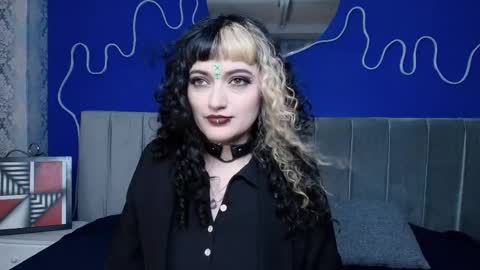 Jean online show from June 3, 8:03 pm