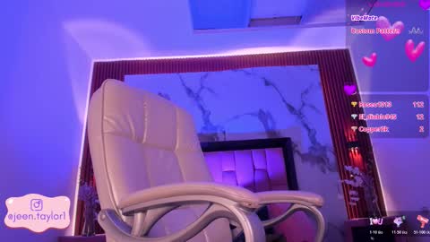 Jeen Taylor online show from February 3, 9:40 pm