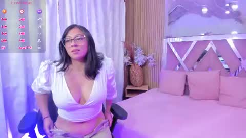 jenaye_tay online show from July 22, 4:41 pm