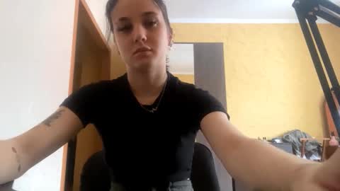 Mia online show from January 7, 9:01 am