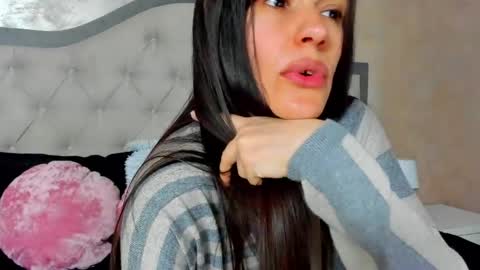 JennaMyers online show from April 14, 7:25 pm