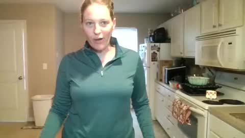 Snapshot of jennibean6996 chatting on February 8, 9:57 pm Jennibean6996 online show from February 8, 9:57 pm