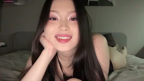 jennie_yung online show from June 15, 9:15 pm