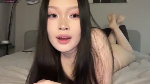 jennie_yung online show from July 7, 9:28 pm