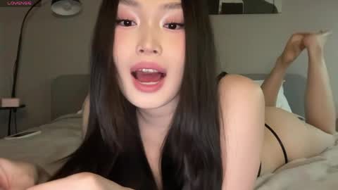 jennie_yung online show from May 21, 11:46 pm