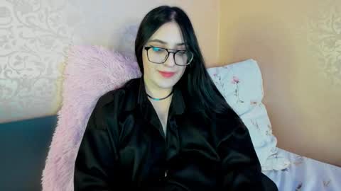 Helen online show from December 2, 9:39 pm