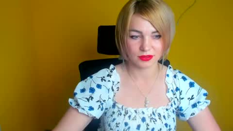 Jennifer online show from July 11, 12:05 pm