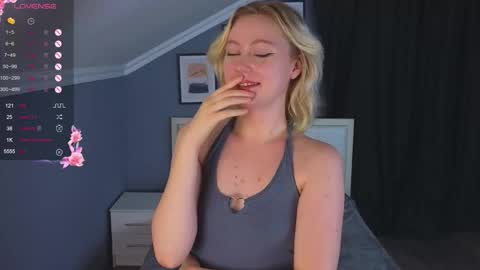 jennifer_mathis online show from September 25, 7:55 pm