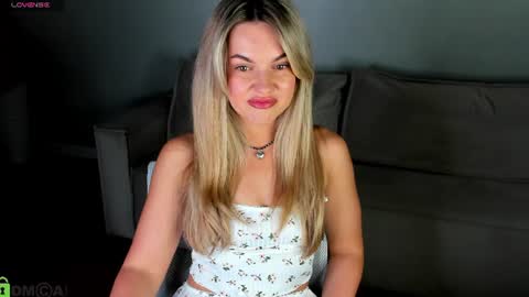 Jennifer Perezz online show from June 22, 5:10 pm
