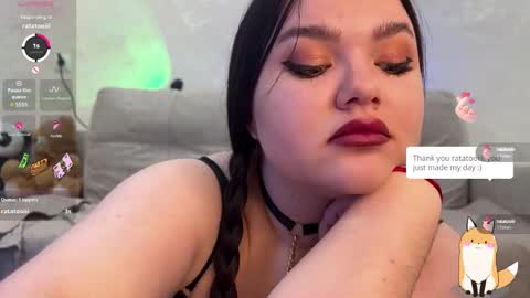 Snapshot of jennisxcharming chatting on December 8, 12:19 pm Mila online show from December 8, 12:19 pm