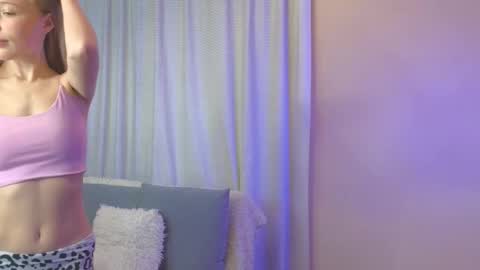 Snapshot of jenny_angelok chatting on October 15, 1:25 pm Next broadcast on December 05 subject to change online show from October 15, 1:25 pm