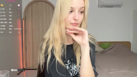 Jen  online show from January 18, 8:20 am