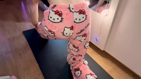 jerrienyhan online show from February 28, 2:38 pm