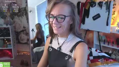 jesica_moon_peachyy online show from July 12, 5:19 am