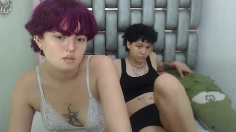 JessAndJade online show from September 15, 2:25 pm