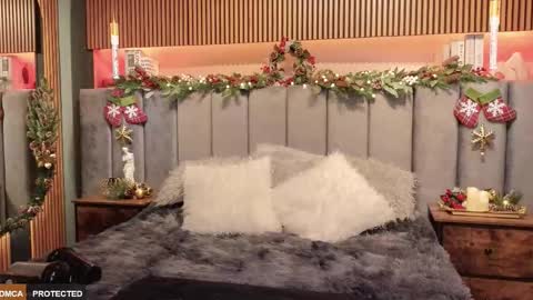 Jessica online show from December 19, 6:33 pm