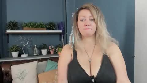 Jessica online show from November 16, 2:06 pm