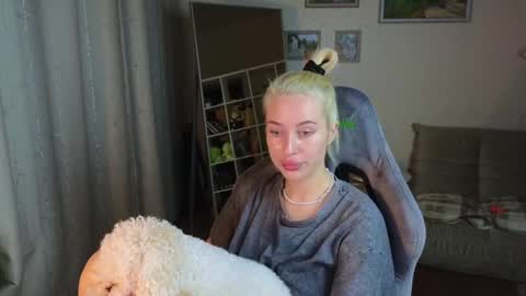 Snapshot of jessica_hanson chatting on January 22, 5:59 am Jessy online show from January 22, 5:59 am