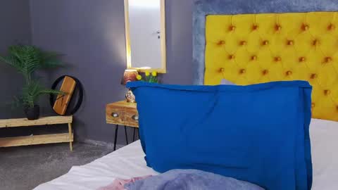 Jessica White online show from June 5, 4:49 am