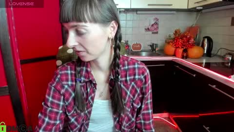 jessicaforris online show from October 17, 7:44 am