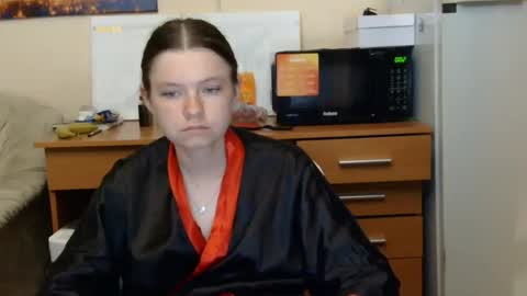 jessicaholland1 online show from July 21, 7:03 pm