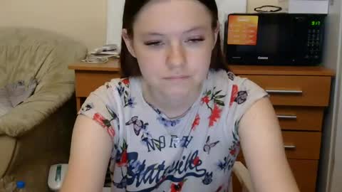 jessicaholland1 online show from August 1, 5:59 pm