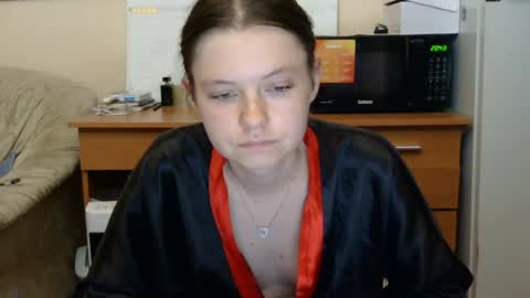 jessicaholland1 online show from July 25, 7:54 pm
