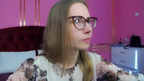 Snapshot of jessiejuss chatting on September 21, 2:16 pm JessieJuss online show from September 21, 2:16 pm