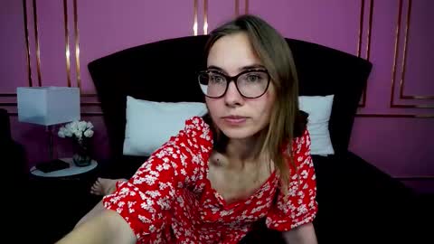 Snapshot of jessiejuss chatting on September 16, 2:14 pm JessieJuss online show from September 16, 2:14 pm