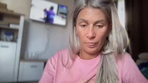 Snapshot of jessye_vega chatting on October 5, 10:20 am Jessye online show from October 5, 10:20 am