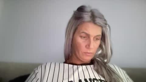 Snapshot of jessye_vega chatting on September 30, 12:11 pm Jessye online show from September 30, 12:11 pm
