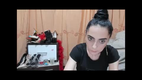Jessylonghair online show from June 7, 7:10 pm