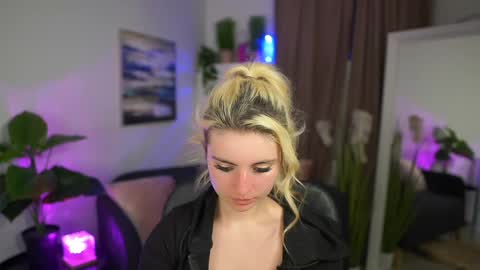 Jet online show from April 8, 8:33 pm