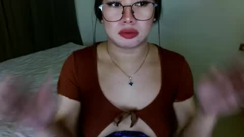 Snapshot of jewel_28 chatting on December 13, 8:21 am Jewel online show from December 13, 8:21 am