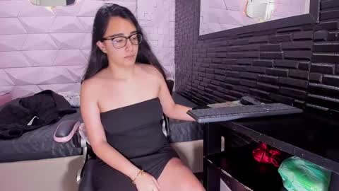 Queen online show from February 21, 7:32 pm