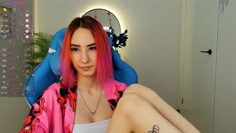 Snapshot of jinx_boom chatting on February 5, 8:21 am jinx_boom online show from February 5, 8:21 am