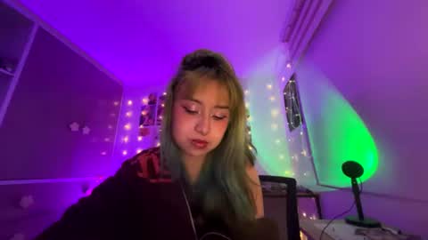 Minaa  online show from July 1, 3:28 am